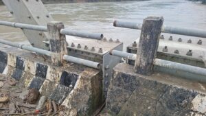 कालीगण्डकीमा आएको बाढी बाट केलादी पुलमा क्षति