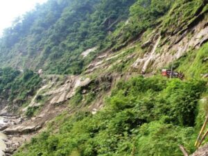 असोज १२ गतेसम्म दोभान–सिद्धबाबा सडकमा राति सवारी आवागमन बन्द